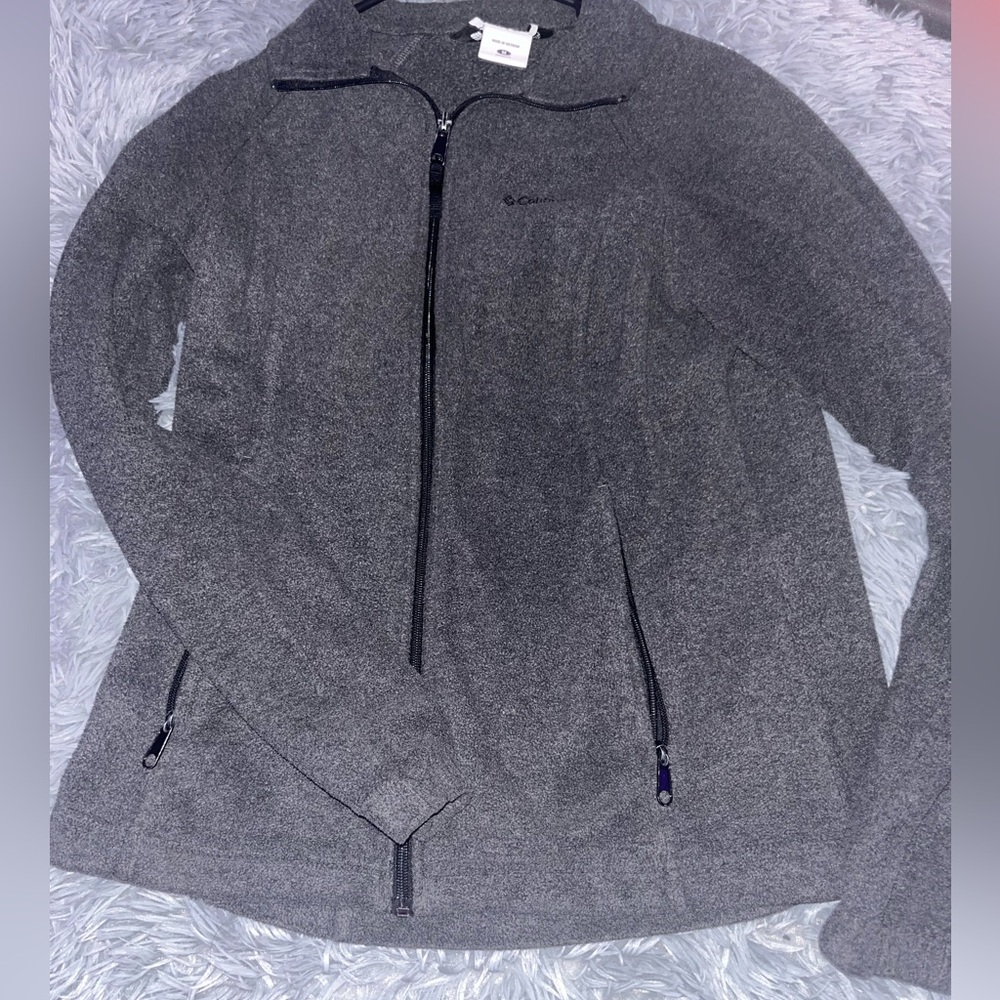 PLAIN GREY COLUMBIA ZIP UP JACKET